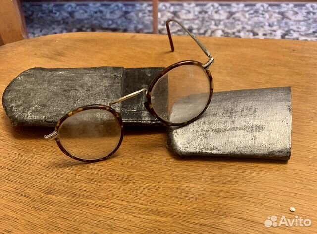 Очки старинные с футляром