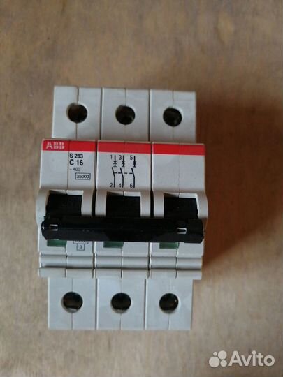 Автоматический выключатель 3-полюсный 16А ABB