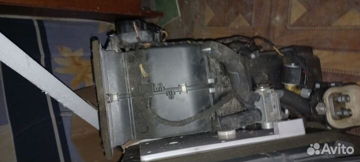 Холодильник заднего ряда бмв