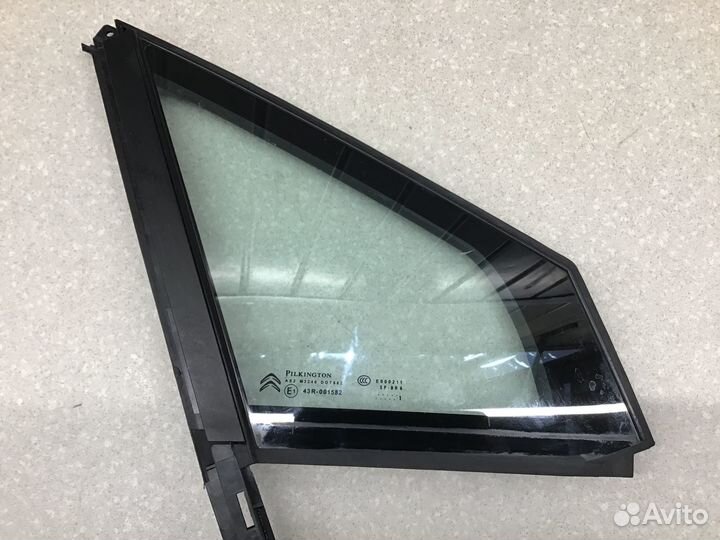 Стекло двери передней правой Citroen C4 II 2011