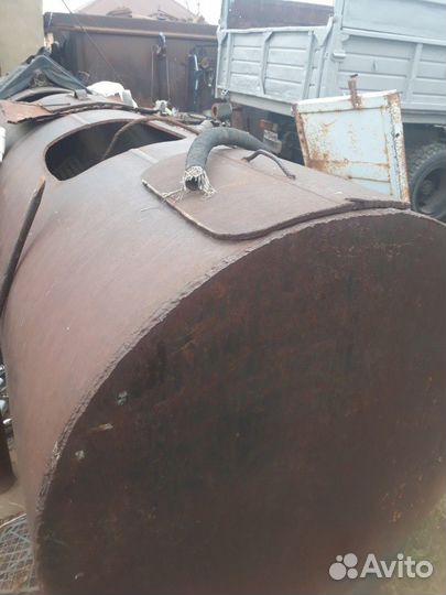 Бак для воды для осинизаторского. автомобиля длина