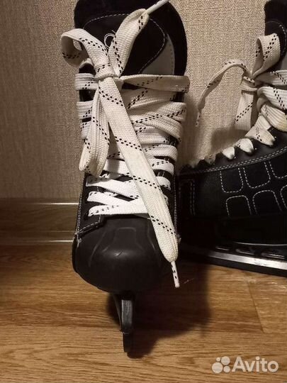 Коньки хоккейные