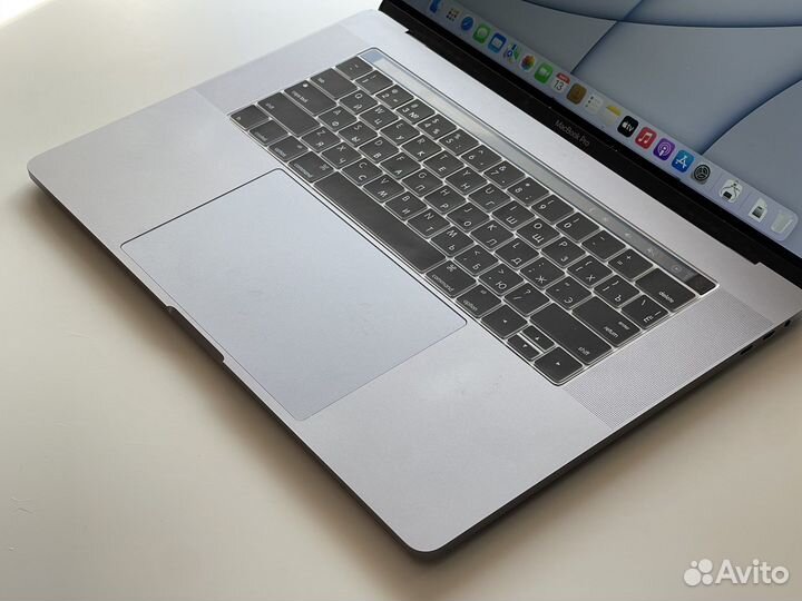 MacBook Pro 15” 2019 Core i9, 16GB/512GB, AMD 560X