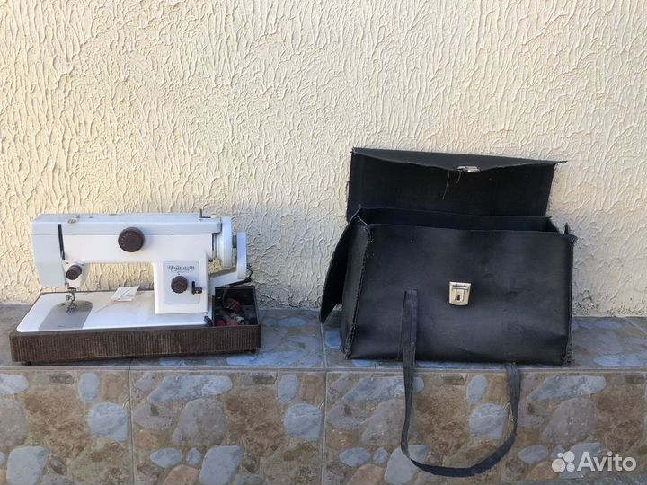 Швейная машина бу