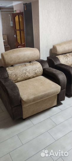 Диван с креслом