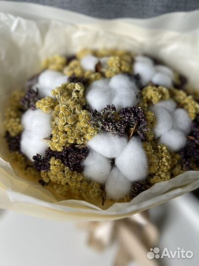 Букет с хлопком, душицей и бессмертником