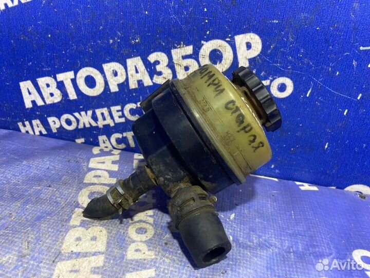 Бачок гидроусилителя Toyota Camry Prominent 4VZ-FE