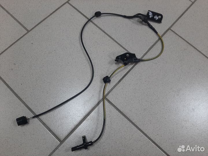 Датчик ABS передний левый RAV4 40 2012-2019