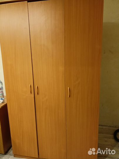 Шкаф