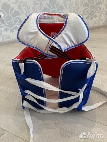 Комплект защиты для единоборств