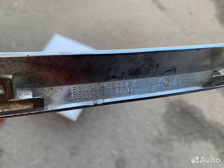 Накладка на решетку правая Camry V50 (после 2014)