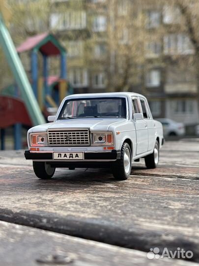 Машинка LADA (ваз) 2107 металл