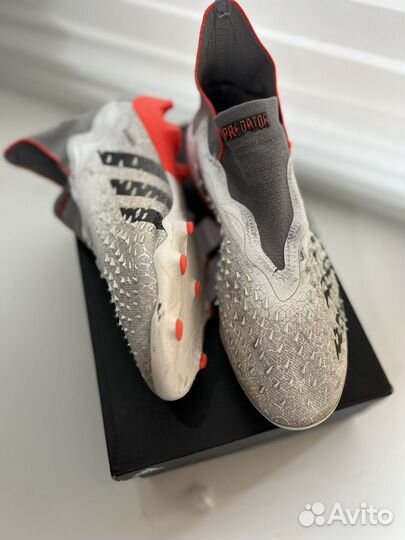 Бутсы adidas predator freak