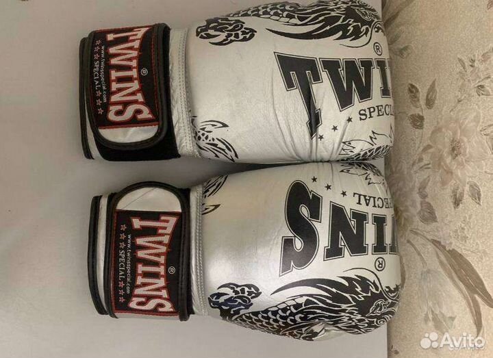 Боксерские перчатки twins