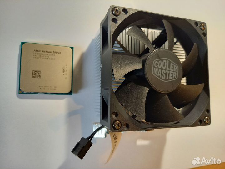 Процессор Athlon 200GE с кулером