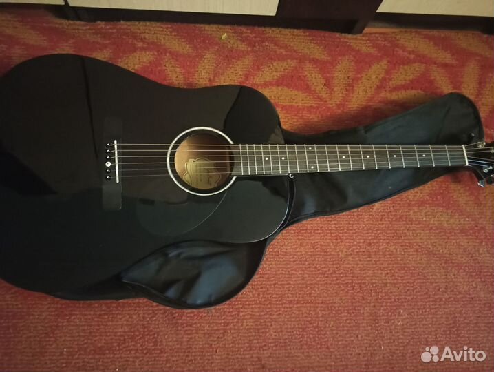 Акустическая гитара
