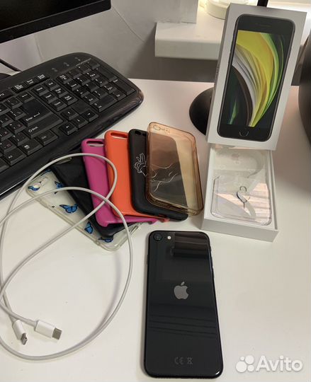 Телефон iPhone se 2020