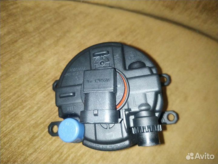 Фара противотуманная левая Toyota