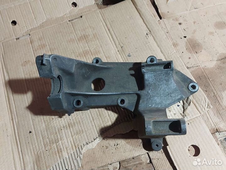 Кронштейн генератора Ford Focus 1 1.8 TDI