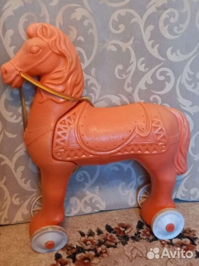 Лошадь Каталка пластиковая СССР