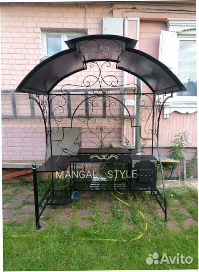 Мангал с крышей