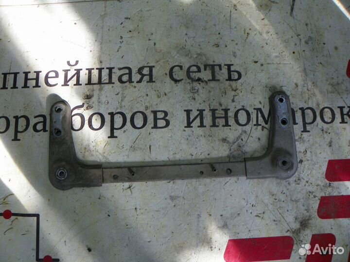 Балка передняя поперечная Renault Scenic JM 2003-2