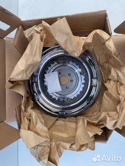 Маховик двухмассовый LUK 4150521090 DSG7 132,6