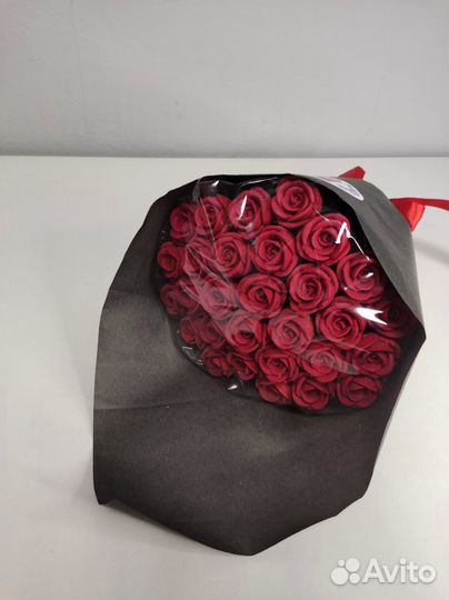 Красные Розы из Белого Шоколада - 29 шт в Букете