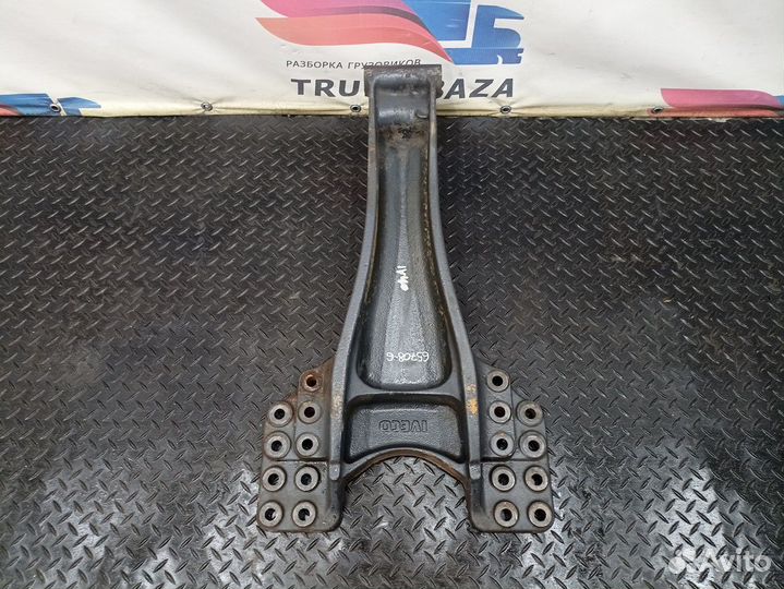 41214827 Кронштейн реактивной тяги