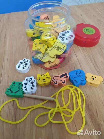 Деревянная шнуровка игрушка