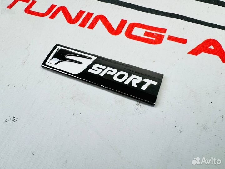 Эмблема Lexus F-Sport Короткая с надписью