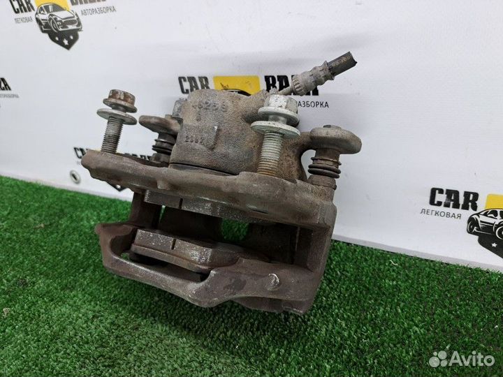 Суппорт тормозной передний R BMW X1