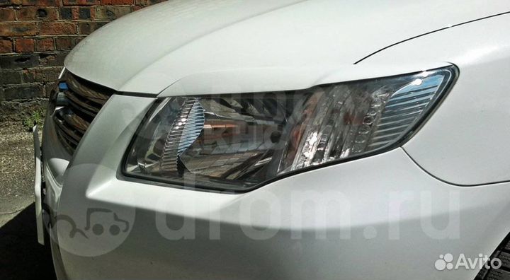 Реснички на фары toyota fielder 2006-12