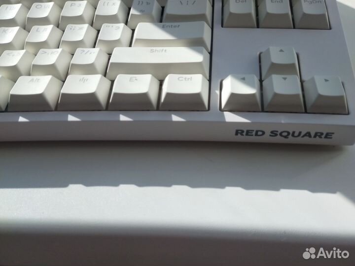 Механическая клавиатура белая Red Square Keyrox