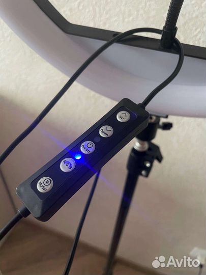 Кольцевая лампа со штативом