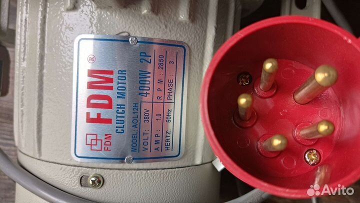 Фрикционный двигатель для швейной машины