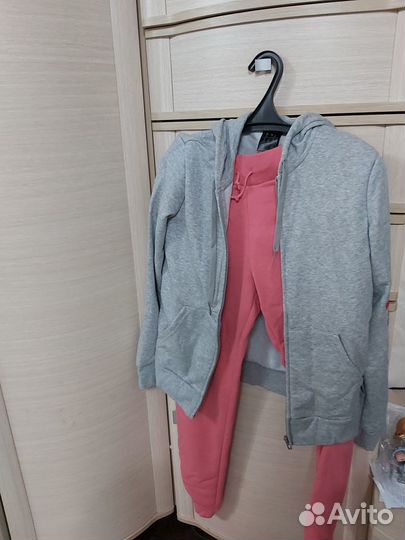 Продам спортивный костюм женский