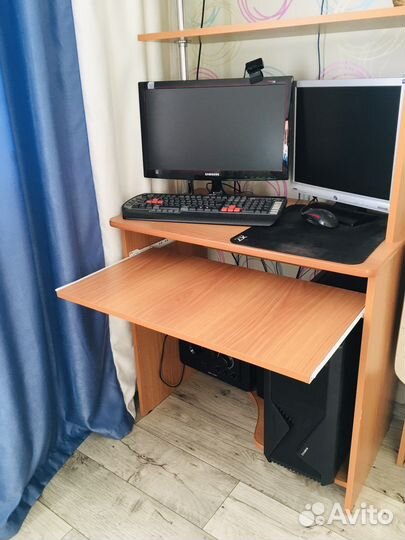Компьютерный стол