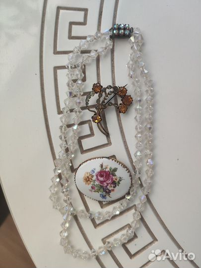 Броши СССР эмаль, с камнями, бусы чешские