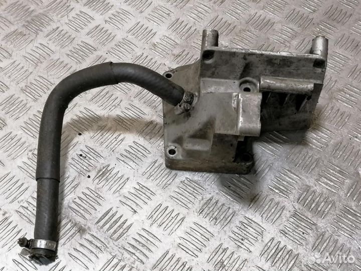 Кронштейн гидроусилителя E 124