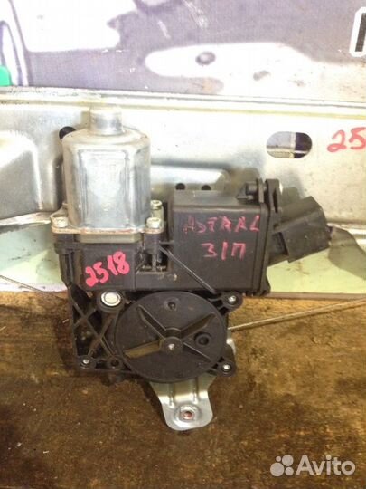 Стеклоподъемник задний правый Opel Astra J