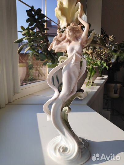 Китайский фарфор статуэтка