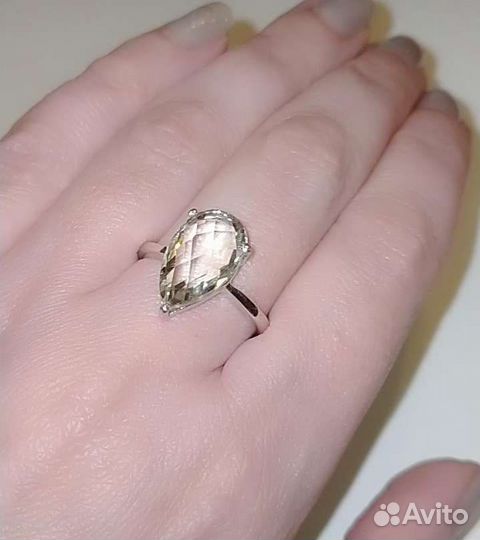 Серебряное кольцо с зелёным аметистом