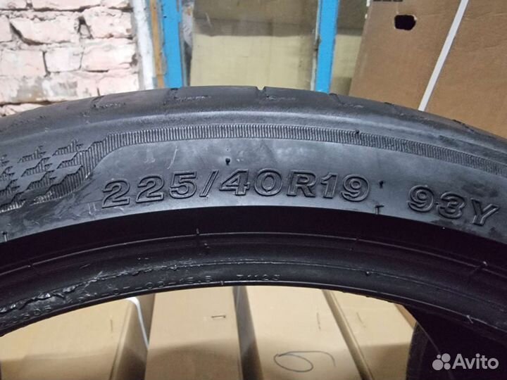 Bridgestone Turanza T005 225/40 R19 и 255/35 R19 93Y