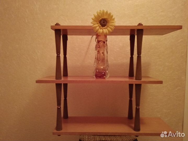 Полка для книг, статуэток и др