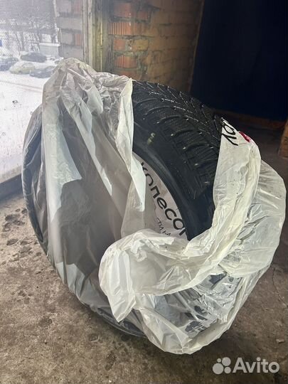 Goodyear UltraGrip Ice 2 215/50 R17 95T