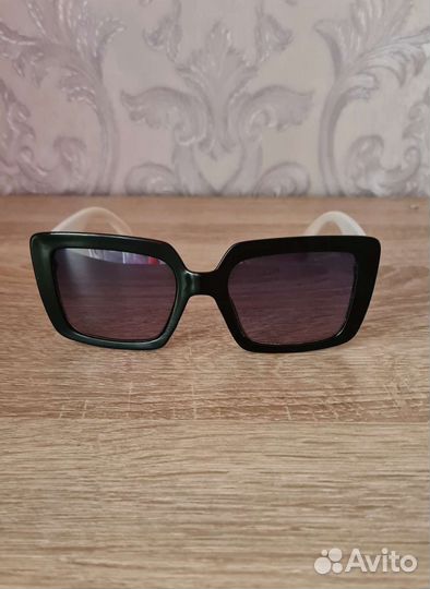 Женские солнцезащитные очки