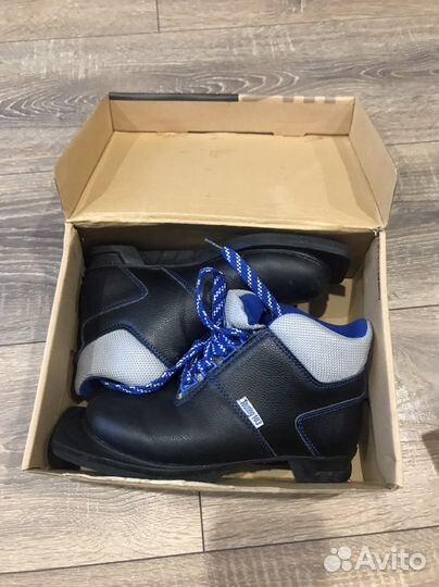 Лыжные ботинки