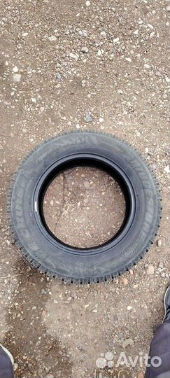 Bridgestone Ice Cruiser 7000 215/65 R16 98T