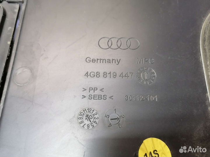 Жабо подкапотное Audi A7,VAG 4G8819447
